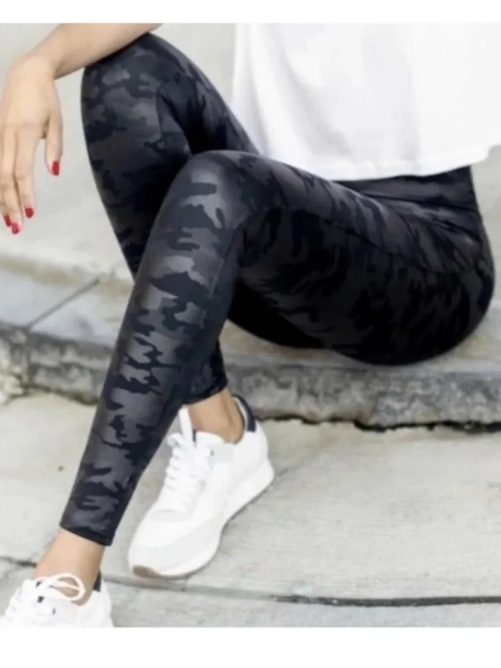 Spanx Faux Leather Black Camo Leggings Size Small Petite SP
